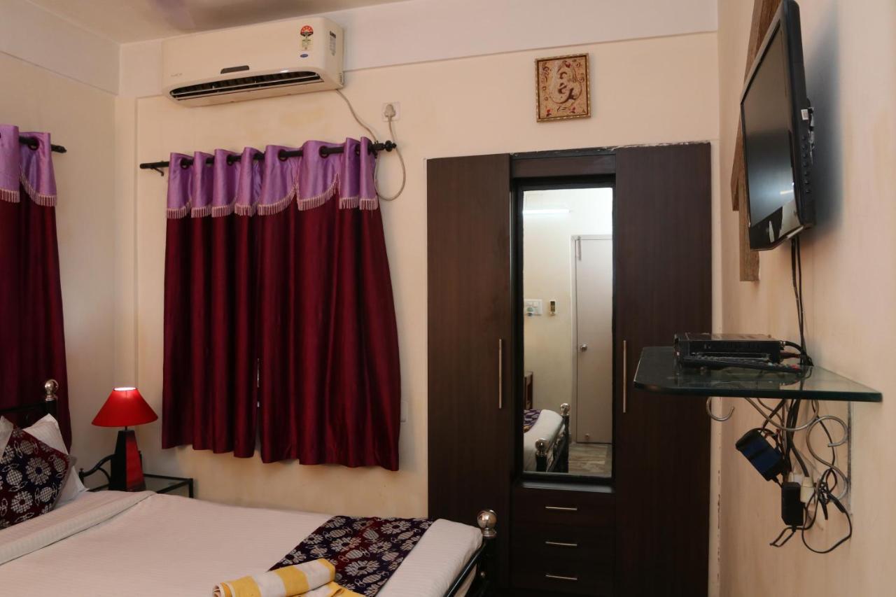 The Elite Apartment Hotel Калькутта Экстерьер фото