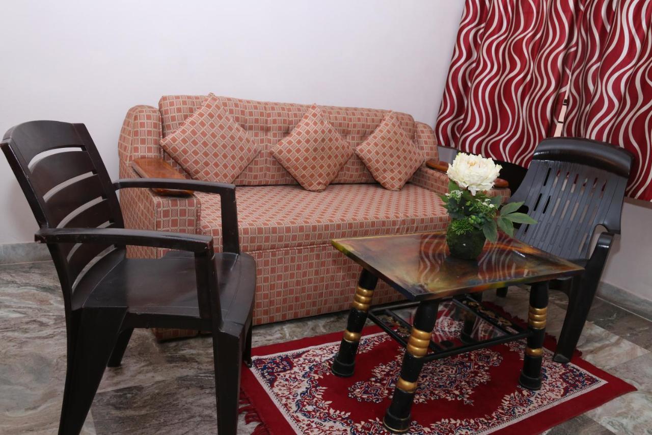 The Elite Apartment Hotel Калькутта Экстерьер фото