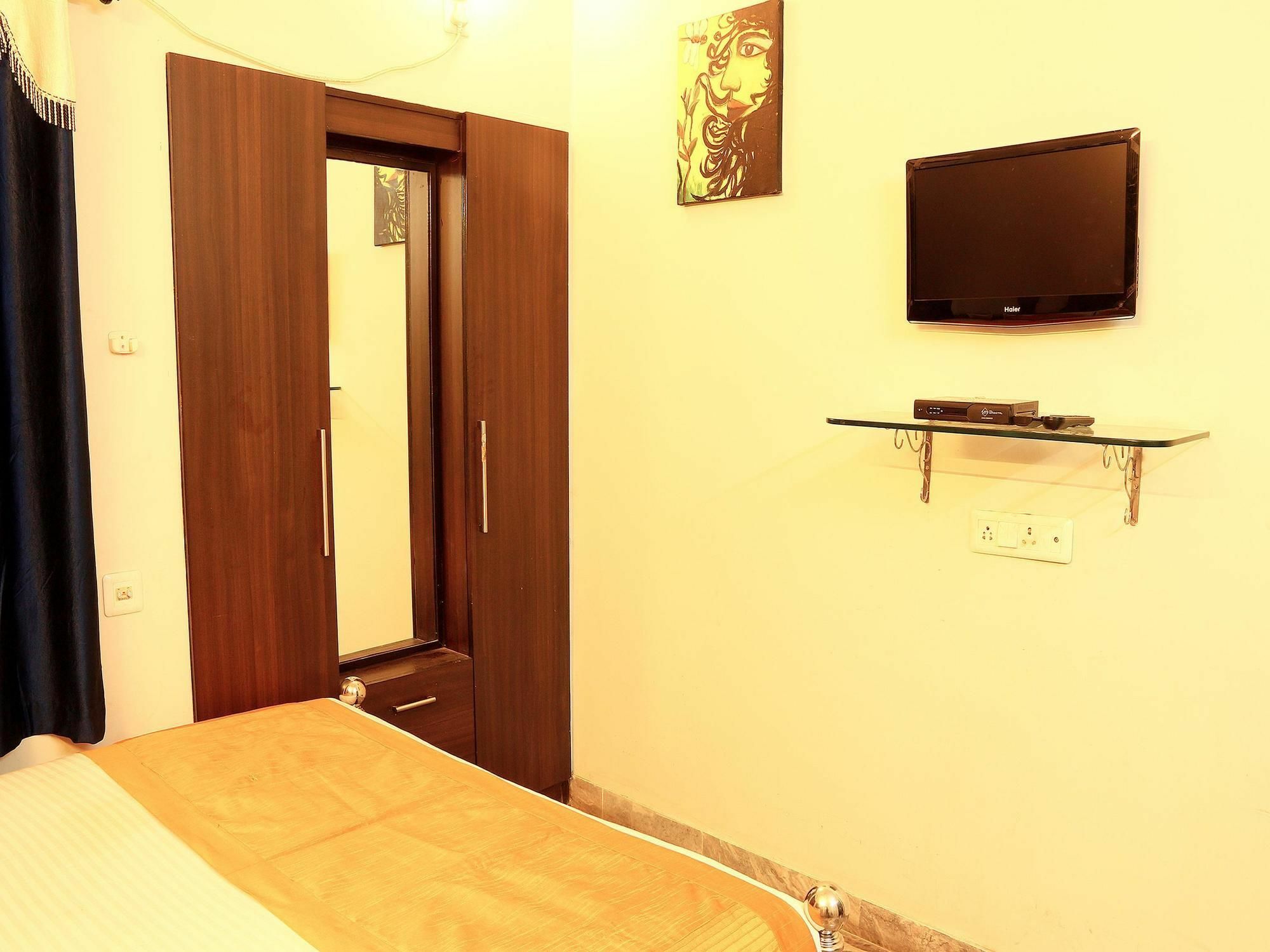 The Elite Apartment Hotel Калькутта Экстерьер фото
